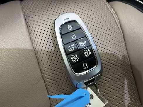 Used 2023 Hyundai Santa Fe Limited AWD/4WD image 21
