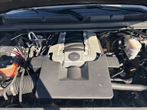 Used 2019 Cadillac Escalade ESV Platinum image 34