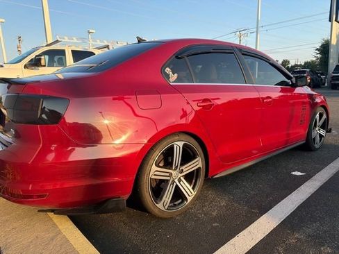 Used 2018 Volkswagen Jetta SE FWD image 5