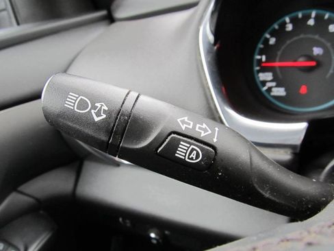 Used 2023 Chevrolet Traverse LT image 52