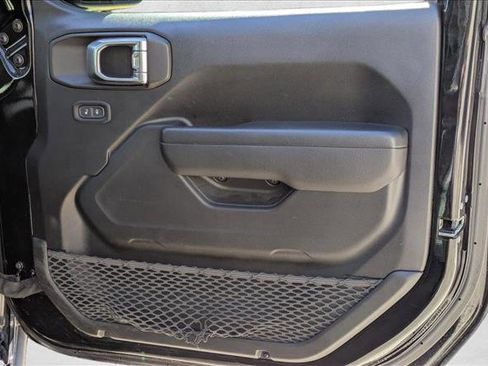 Used 2023 Jeep Wrangler Unlimited Rubicon 4xe image 16