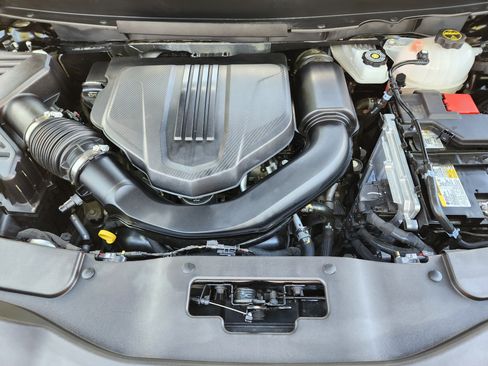 Used 2025 Chevrolet Traverse RS AWD/4WD image 23