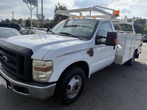 Used 2008 Ford F350 2WD Regular Cab DRW Super Duty image 2