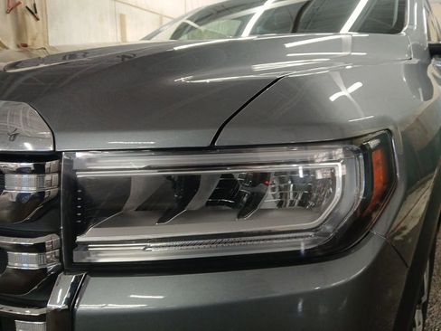 Used 2020 GMC Acadia SLE w/ Driver Convenience Package image 3