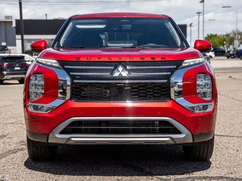 New 2026 Mitsubishi Outlander SE AWD/4WD image 2