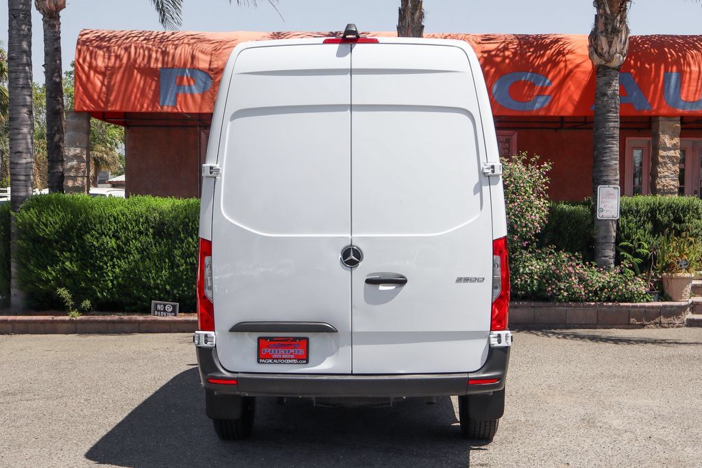 Used 2025 Mercedes-Benz Sprinter 2500 image 7