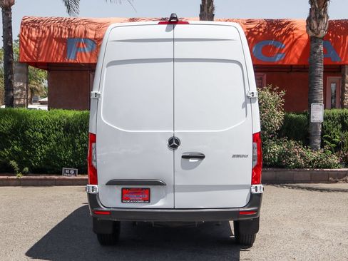 Used 2025 Mercedes-Benz Sprinter 2500 image 7