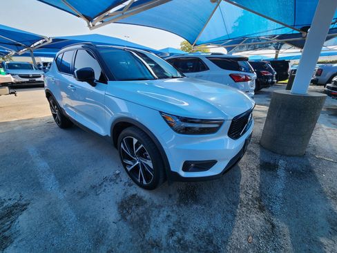 Used 2021 Volvo XC40 T5 R-Design w/ Advanced Package AWD/4WD image 1
