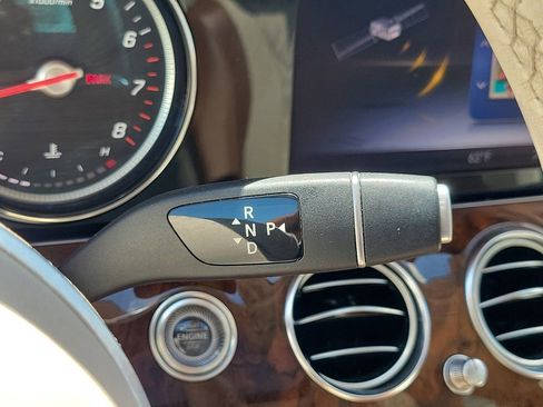 Used 2019 Mercedes-Benz E 300 4MATIC image 32