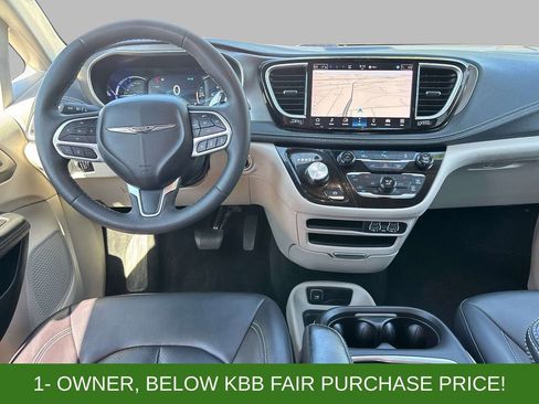 Used 2024 Chrysler Pacifica Limited FWD image 11