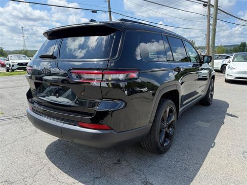 Used 2023 Jeep Grand Cherokee L Laredo AWD/4WD image 5