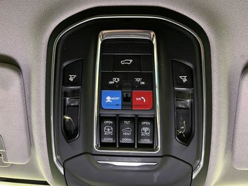 Used 2023 Jeep Grand Cherokee 4WD 4xe image 42