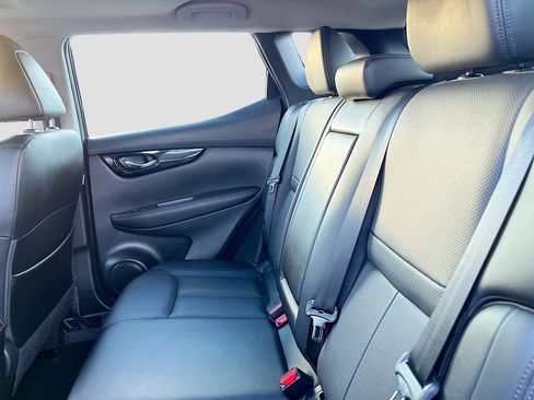 Used 2022 Nissan Rogue Sport SL w/ Premium Package image 26