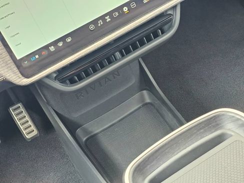 Used 2024 Rivian R1S Adventure AWD/4WD image 36