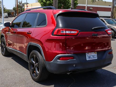Used 2017 Jeep Cherokee High Altitude FWD image 4