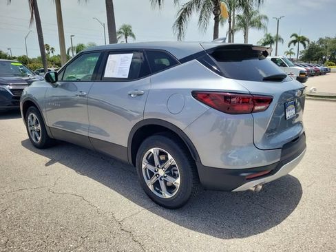 Used 2023 Chevrolet Blazer LT FWD image 3