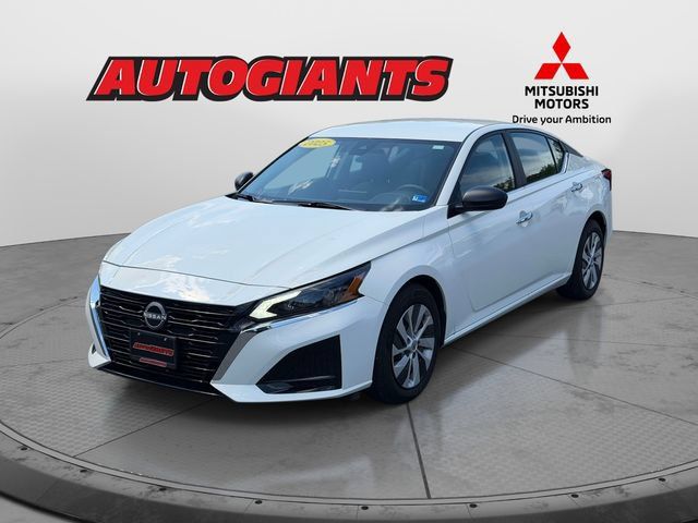 Used 2025 Nissan Altima 2.5 S FWD image 6