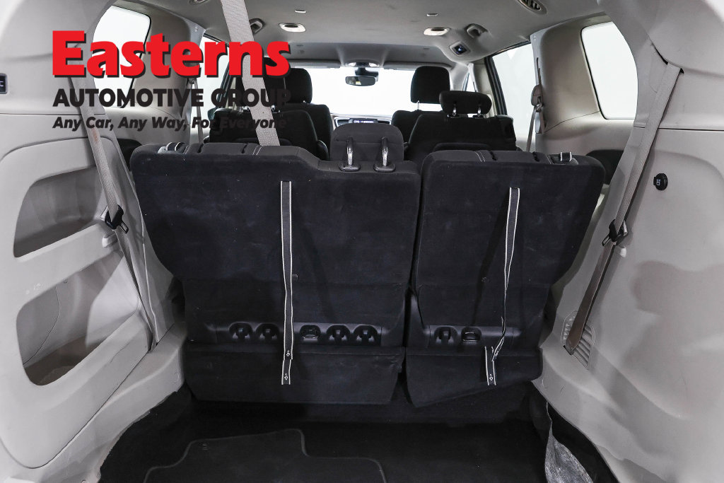 Used 2023 Chrysler Voyager LX FWD image 10