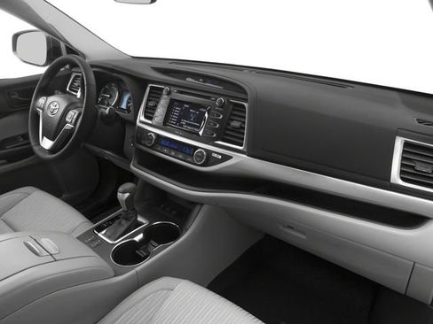 Used 2016 Toyota Highlander Limited Platinum AWD/4WD image 13
