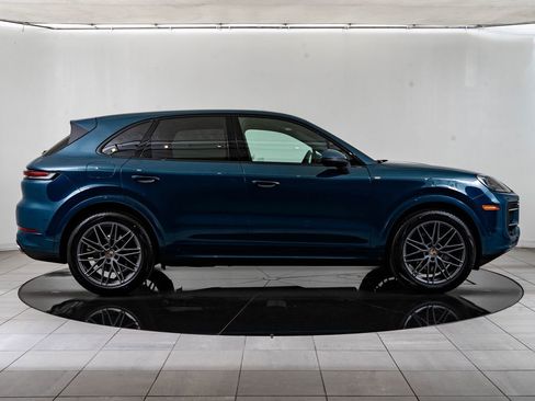 New 2026 Porsche Cayenne AWD/4WD image 9