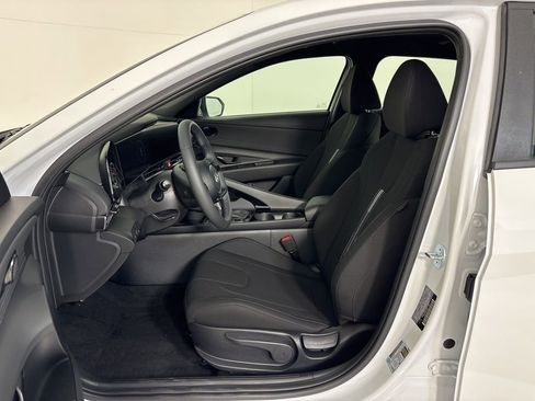 New 2025 Hyundai Elantra SEL FWD image 14