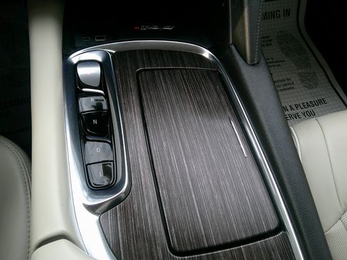 Used 2023 Buick Enclave Avenir w/ Avenir Technology Package image 22