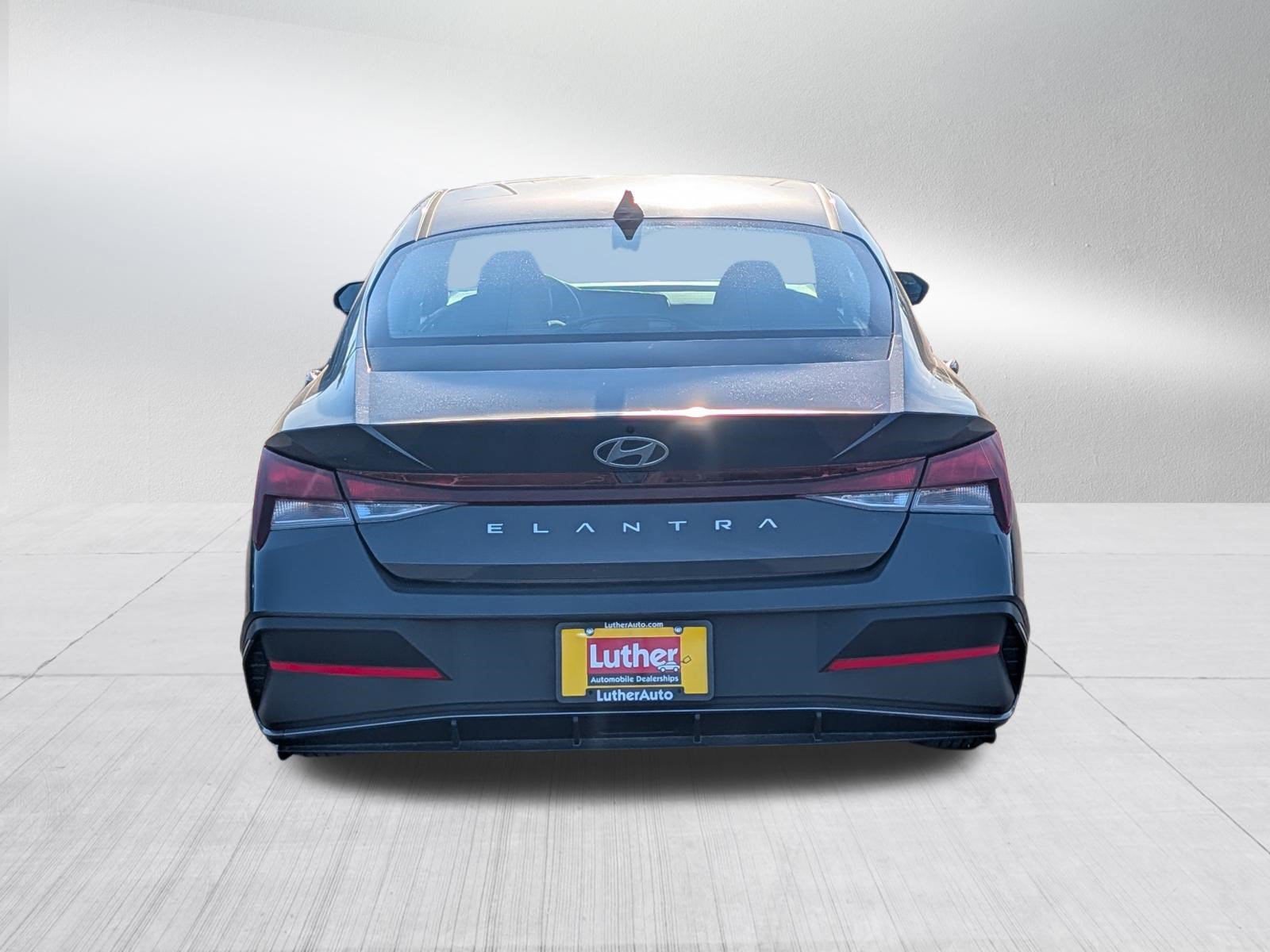 Used 2024 Hyundai Elantra SE FWD image 6