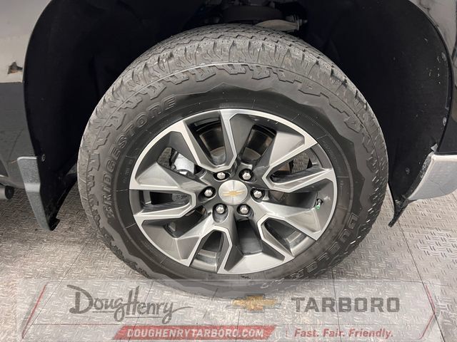 Used 2023 Chevrolet Silverado 1500 LT AWD/4WD image 18