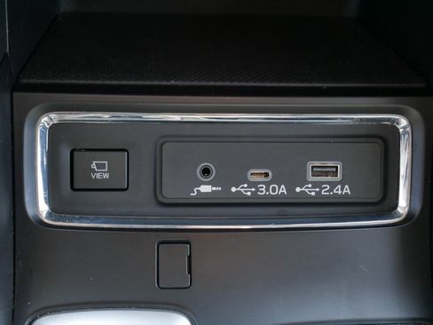 Used 2023 Subaru Ascent Limited w/ Technology Package AWD/4WD image 32