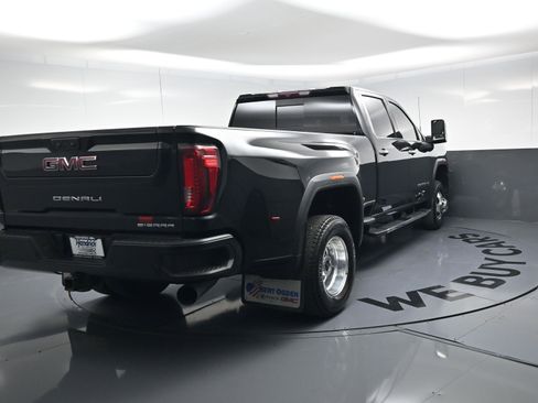 Certified 2022 GMC Sierra 3500 Denali image 9
