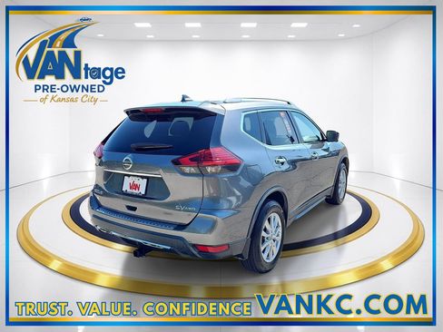Used 2017 Nissan Rogue SV w/ SV Premium Package AWD/4WD image 6