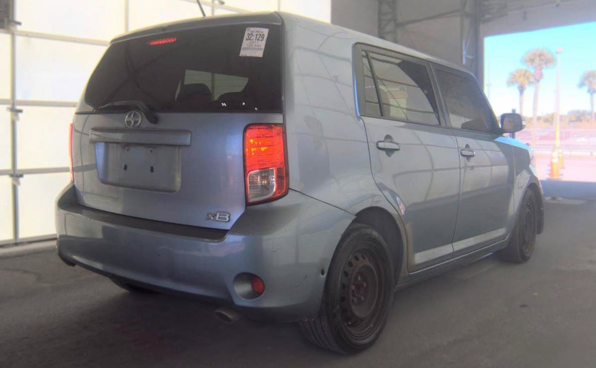 Used 2011 Scion xB FWD image 4