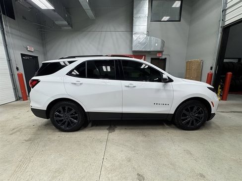 Used 2022 Chevrolet Equinox RS w/ RS Leather Package image 8