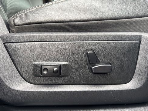 Used 2015 RAM 2500 Laramie w/ Convenience Group image 30