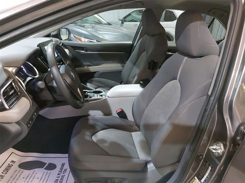 Used 2022 Toyota Camry LE image 14
