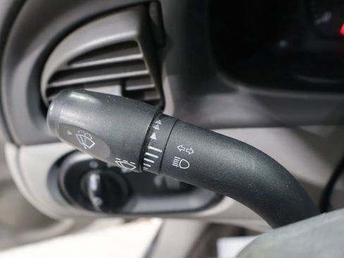 Used 2005 Ford Taurus SE image 29