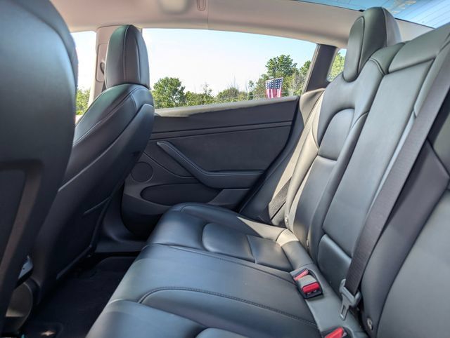 Used 2022 Tesla Model 3 Long Range AWD/4WD image 17