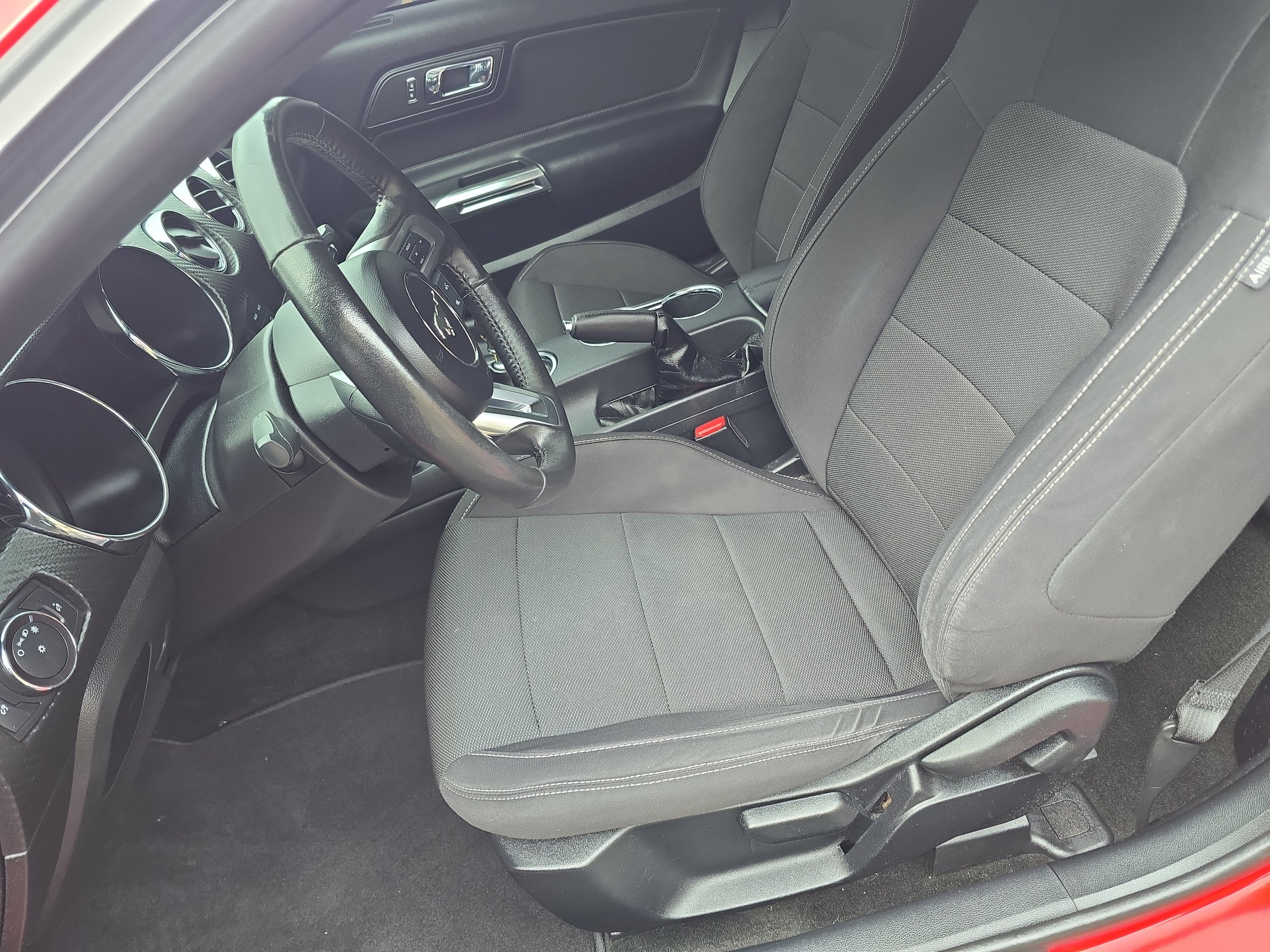 Used 2017 Ford Mustang Coupe RWD image 9