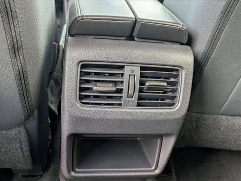 Used 2022 Nissan Rogue S FWD image 16