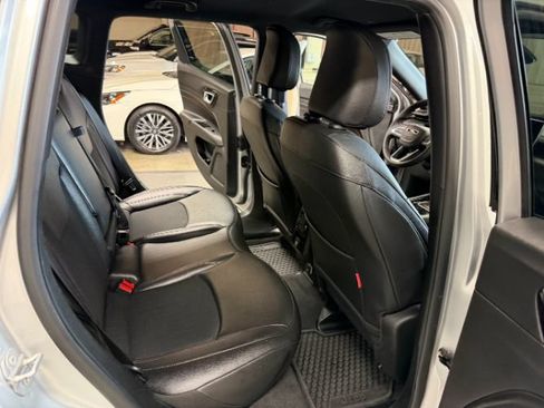 Used 2025 Jeep Compass Trailhawk AWD/4WD image 26