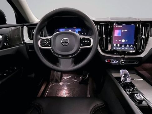 Certified 2025 Volvo XC60 B5 Ultra w/ Protection Package Premier AWD/4WD image 8