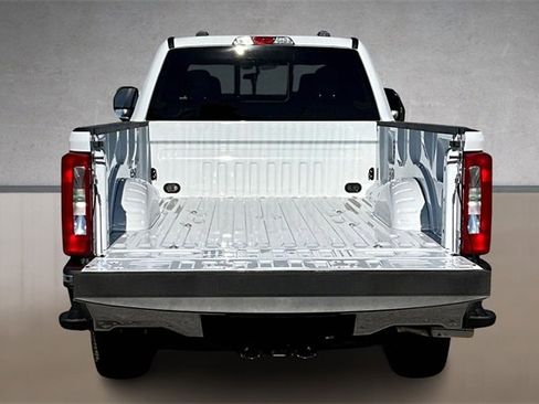 New 2026 Ford F250 XL w/ FX4 Off-Road Package image 4