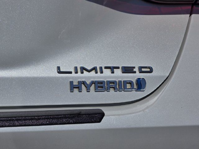 Used 2021 Toyota Avalon Limited FWD image 33