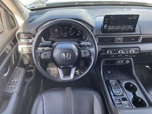 Certified 2024 Honda Pilot Touring image 13