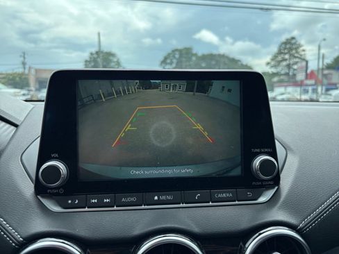 Used 2025 Nissan Sentra SV FWD image 18