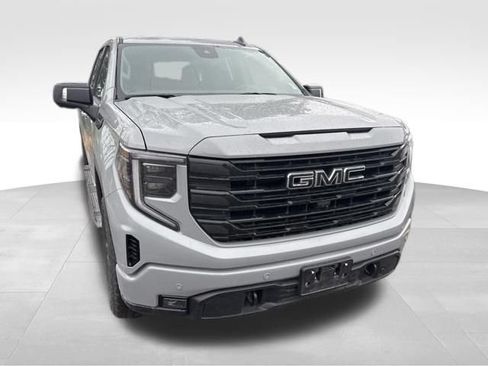 Used 2024 GMC Sierra 1500 Elevation w/ Elevation Premium Package AWD/4WD image 12