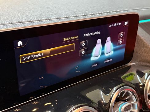 Used 2021 Mercedes-Benz GLA 45 AMG 4MATIC image 36