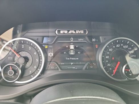 New 2026 RAM 1500 4x4 Crew Cab image 10