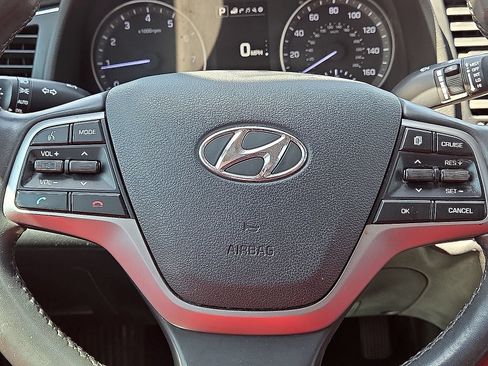 Used 2017 Hyundai Elantra Limited w/ Limited Tech Package 08 FWD image 30