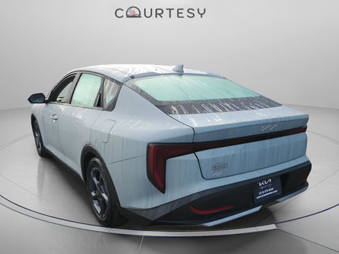 New 2026 Kia K4 LXS image 3